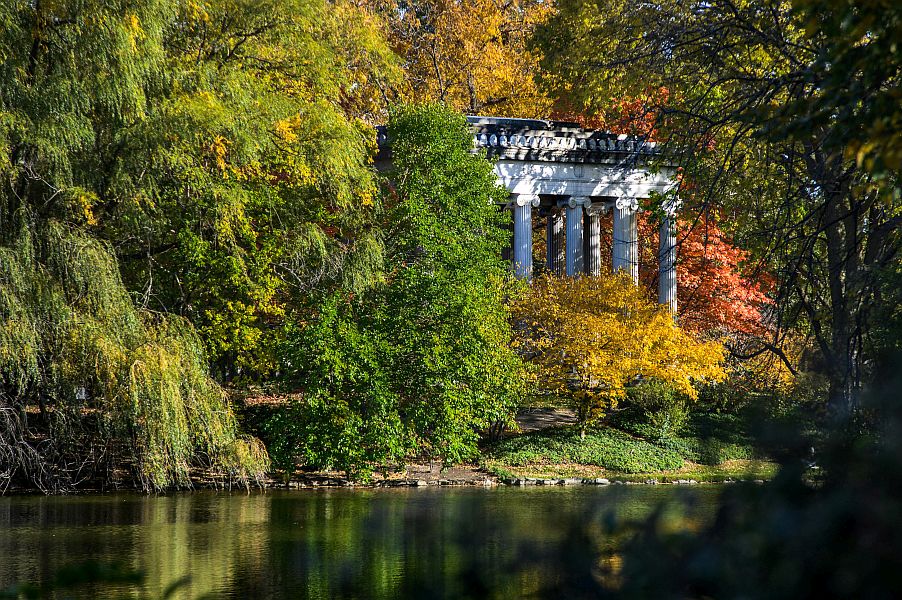 famous burial sites